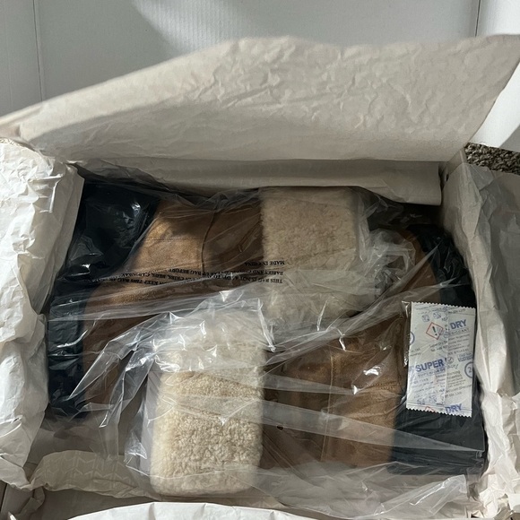 NWT Marc Fisher Willoe Medium Natural Suede Boots - Picture 4 of 4